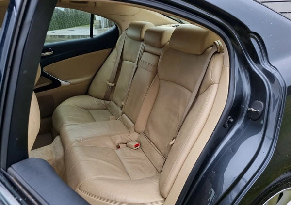 Lexus IS cena 27900 przebieg: 211508, rok produkcji 2007 z Bytów małe 781